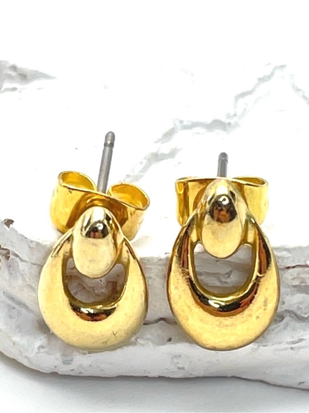 VINTAGE Dainty Gold Tone Earrings
